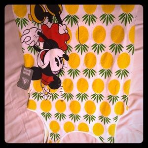 Women’s Minnie Mouse pineapple tank